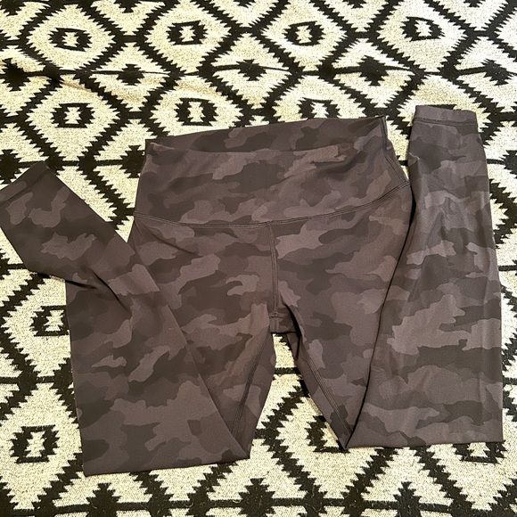 Lululemon Wunder Under - High Waisted - Picture 2 of 3